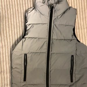 Gap kids puffer vest. Size youth small.